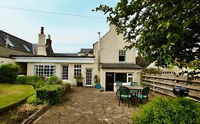 Cosy Country Cottage In Central Scotland